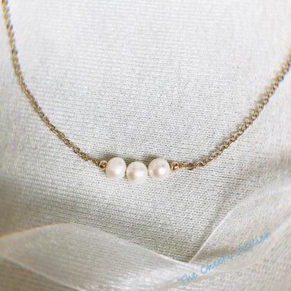 Freshwater Pearls elegant necklace,..