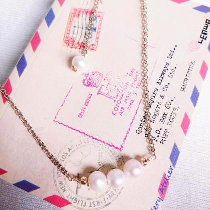Freshwater Pearls elegant necklace,..
