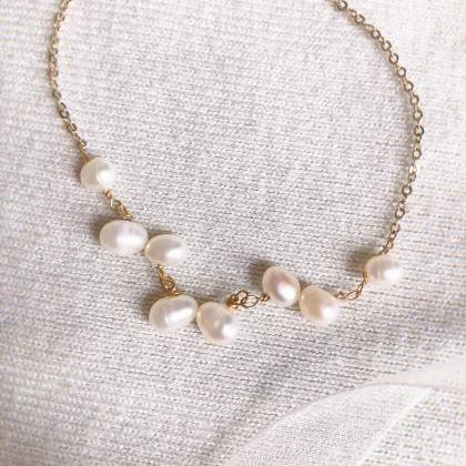 Dainty Freshwater Pearls necklace, ..